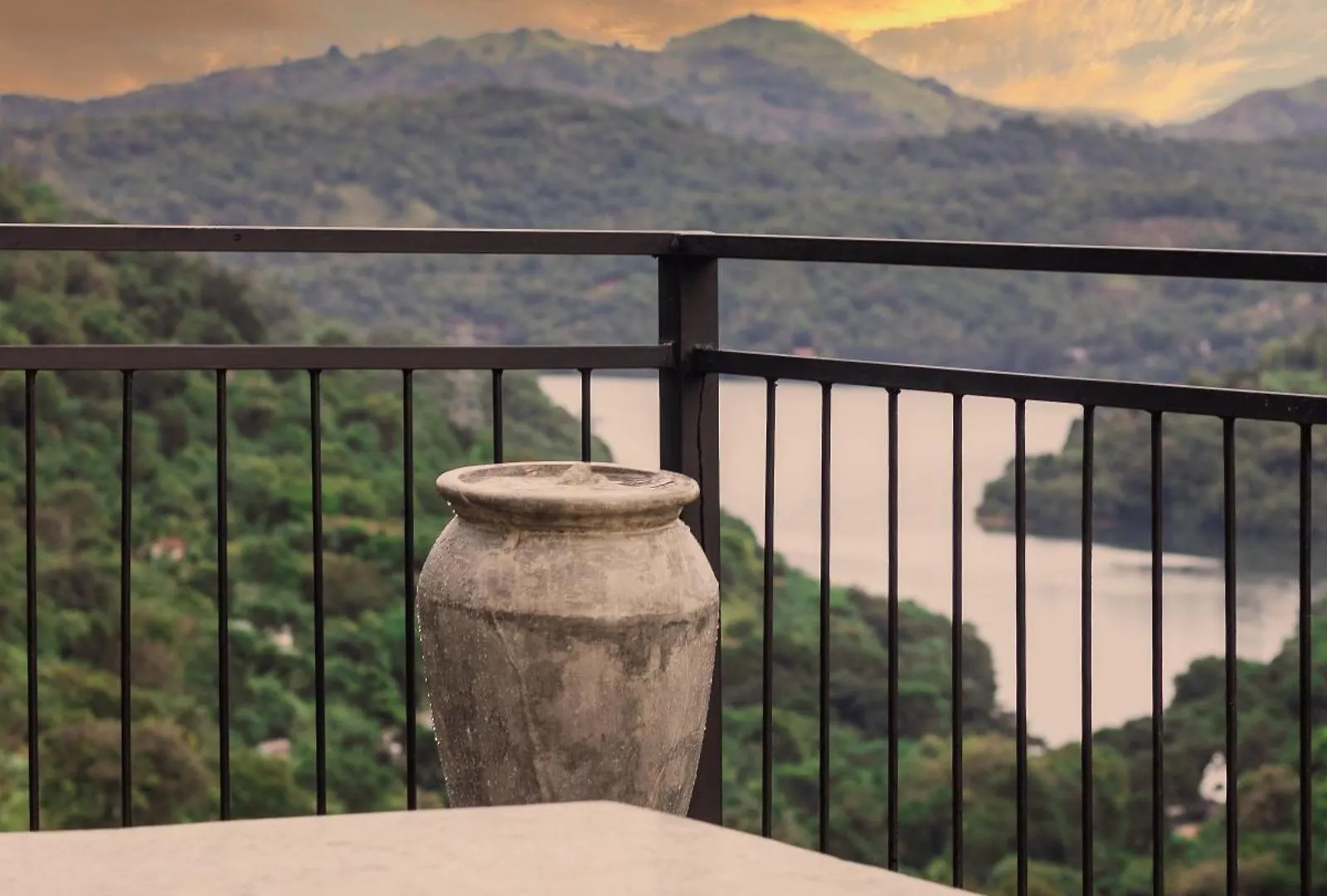 Otel Kandy Victoria Eco Resort